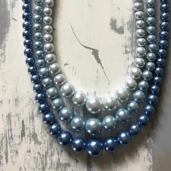 Vintage Faux Blue Pearl Necklace - 16 Inch - Picture 7 of 10